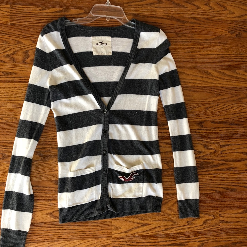 Hollister gray and white cardigan